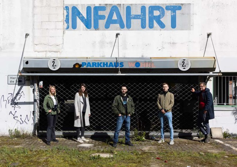 Christina Kiel, Maria Zumholz, Joscha Heinrichs, Roman Knol und Benjamin F. Stumpf (links nach rechts)
Foto: Michael Gründel Christina Kiel, Maria Zumholz, Joscha Heinrichs, Roman Knol und Benjamin F. Stumpf (links nach rechts)
Foto: Michael Gründel